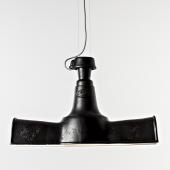 fekete keramia lampaburas fuggesztek modern design fiatalos stilus kulonleges vilagitas etkezo nappali etterem konyhapult kavezo formavivendi lakberendezes.jpg